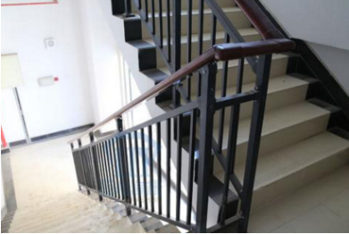 锌钢楼梯扶手：优雅实用的双重特性